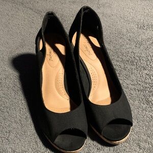 Elegant Black Peep-Toe Sling Back Women's Shoes Size 9